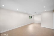 Photo - 13950 Stagg St House