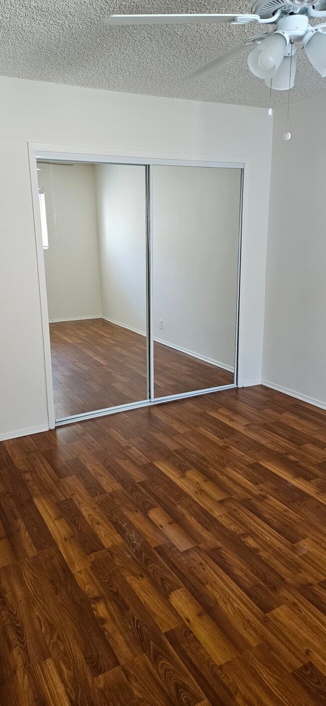 Photo - 7050-7059 Waring Ave