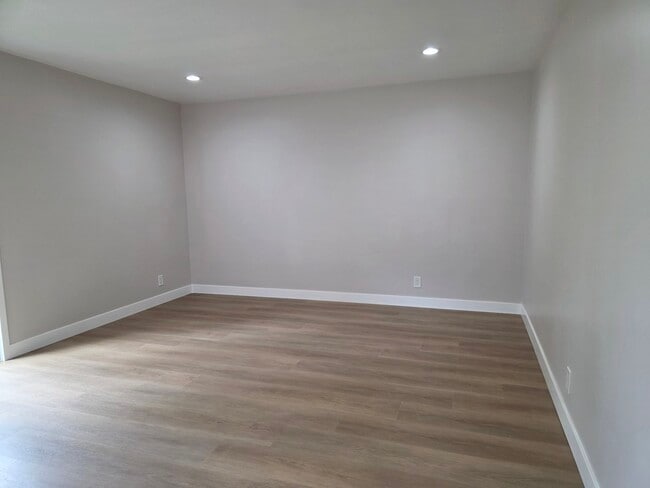 Photo - 14747 Woodruff Ave Apartments Unit 14747
