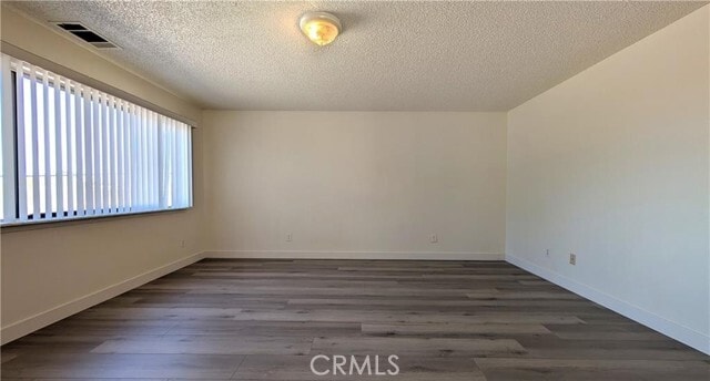 Photo - 10707 White Ave