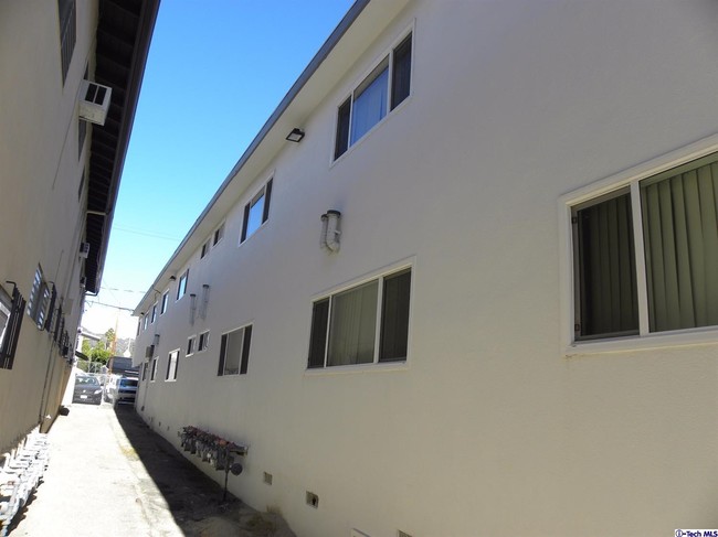 Photo - 5831 Carlton Way