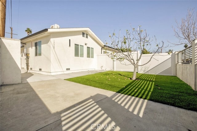 Building Photo - 13325 Strathern St