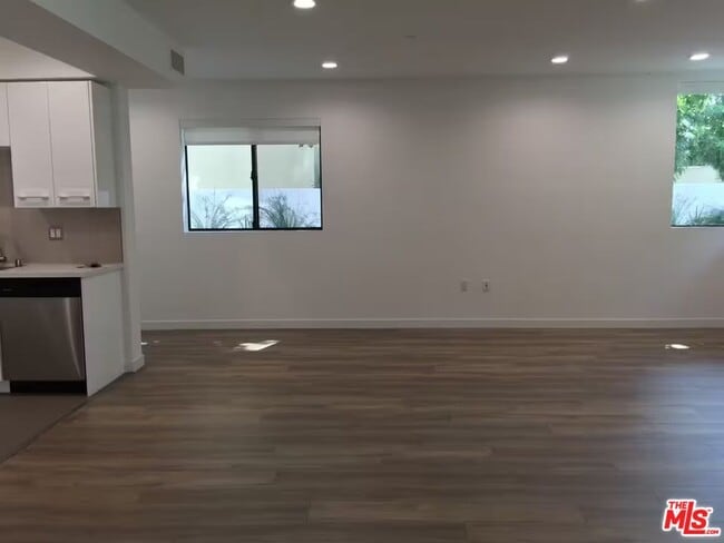 Photo - 11478 Moorpark St Unit 102
