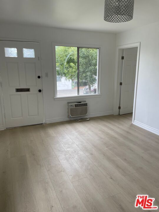 Photo - 6627 Kraft Ave