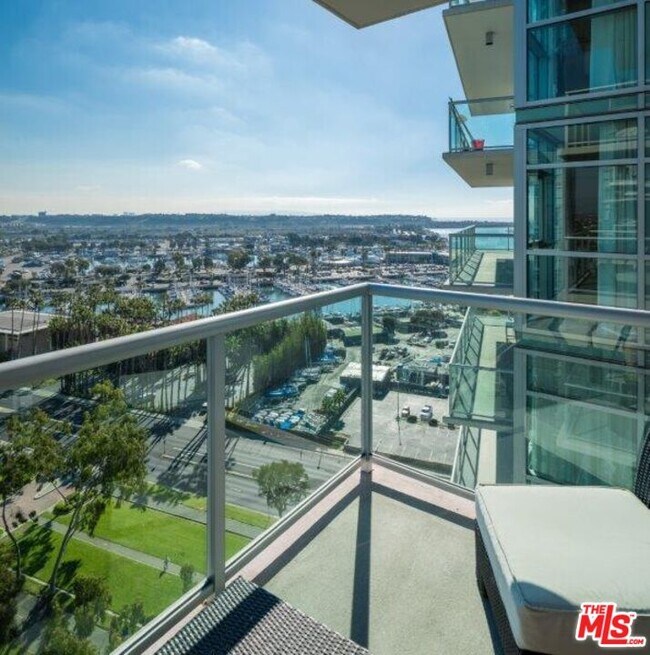 Photo - 13700 Marina Pointe Dr Unit 1725
