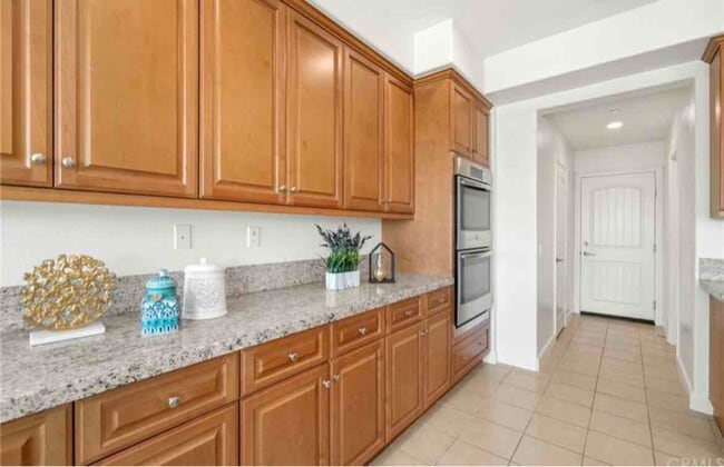Photo - 14925 Shoreham St House
