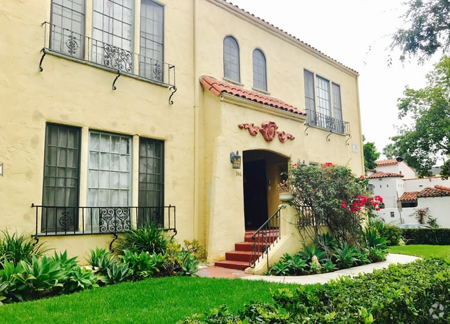 Building Photo - Spanish charm Large and bright hardwood fl... Unit Charleville  6 ACTIVE Rental