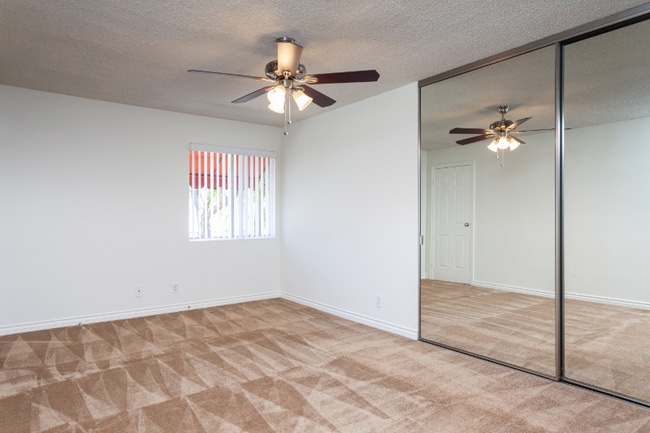 Photo - 11102 Excelsior Dr Unit E