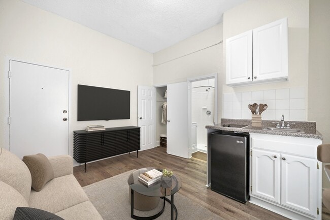 Building Photo - 729 S Union Ave Unit 124
