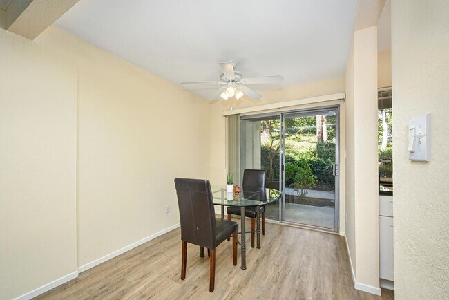 Photo - 23732 Hillhurst Dr