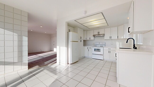 Photo - 1100 Monterey Blvd