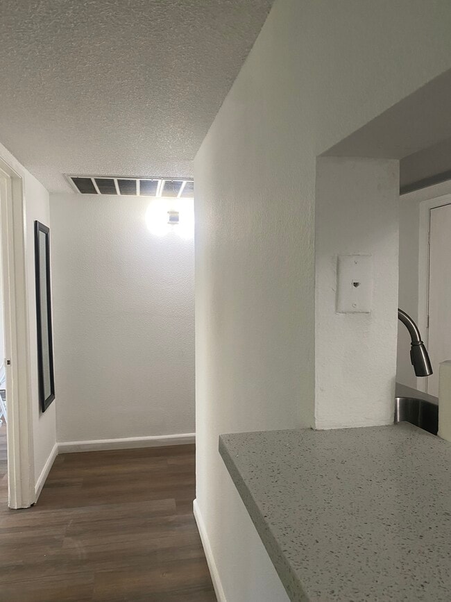 Photo - Swan Court Apartments