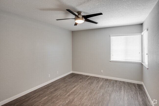 1BR, 1BA - 694SF - The 3900 Apartments