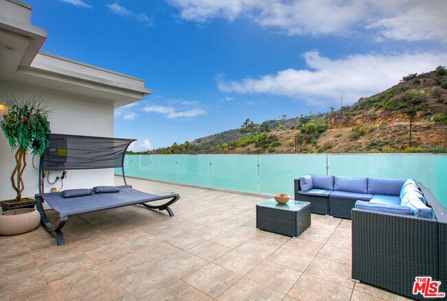 Photo - 6696 Lakeridge Rd