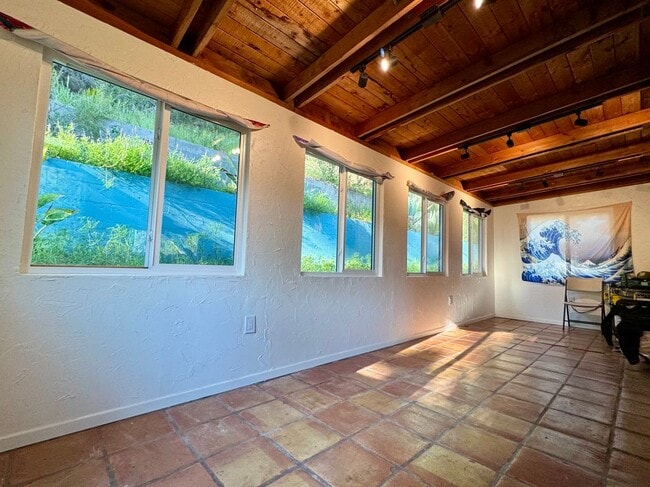 Photo - 1619 Oak Dr