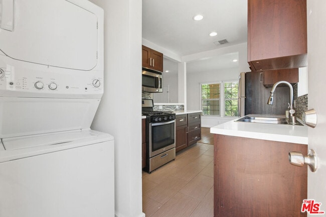 Photo - 1335 S Roxbury Dr Unit 1337 1/2