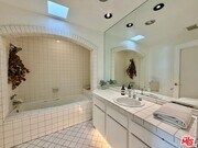 Photo - 1123 Flores St Unit 14