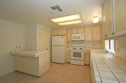 Photo - 78615 Bottlebrush Dr