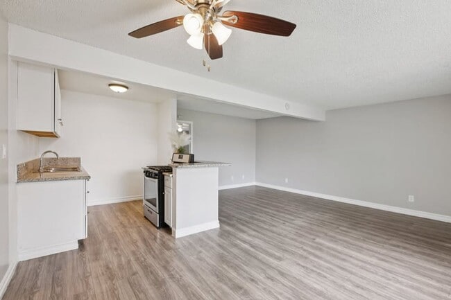 Photo - Glen Forest Apartments