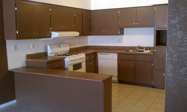 Photo - 1027 Oxford Dr Unit D