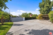 Photo - 6308 Lindley Ave