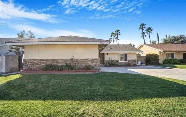 Building Photo - 24121 El Tiradore Cir