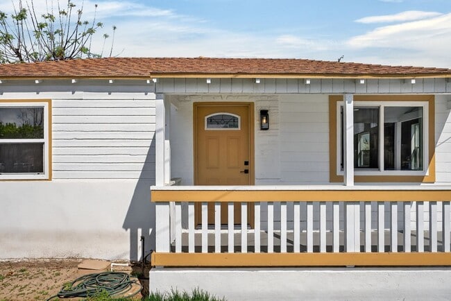 Photo - 1095 E Phillips Blvd