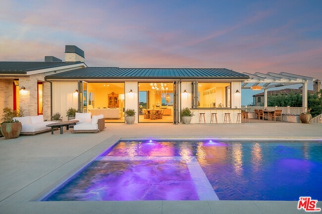 Building Photo - 5770 Busch Dr