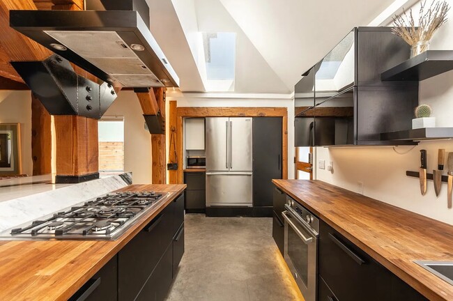 Photo - 2735 Westwood Blvd