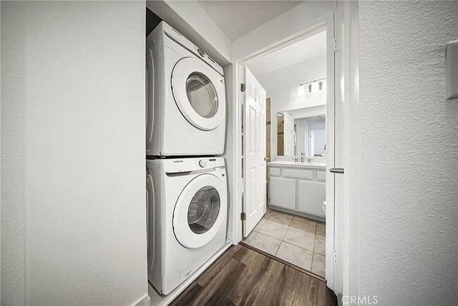 Photo - Beautiful Luxury 2 Bedroom Condo w/ Laundry Hookups, Private Patio, Secured Parking, Hardwood Flo...