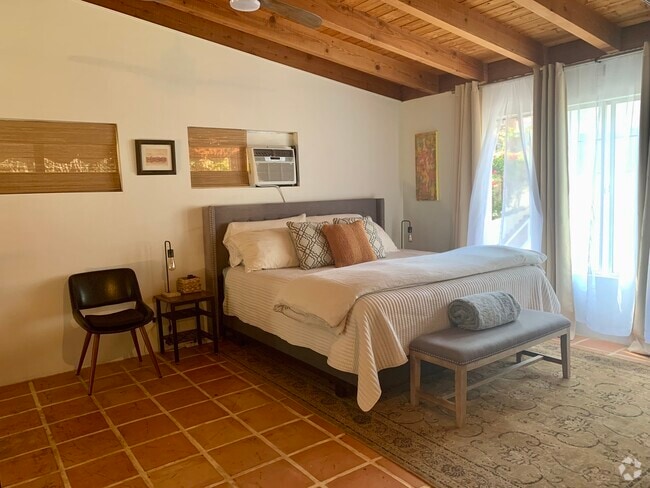 Building Photo - 8852 Wonderland Ave Unit Guesthouse Laurel Canyon