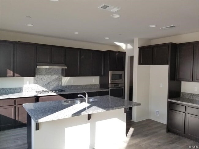 Photo - 7827 Wild Rye St