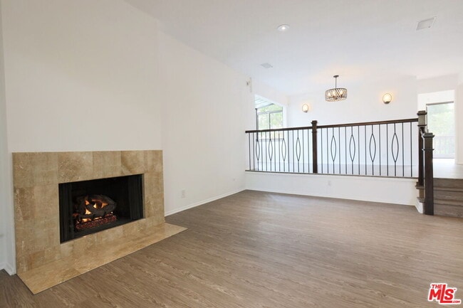 Photo - 21821 Burbank Blvd