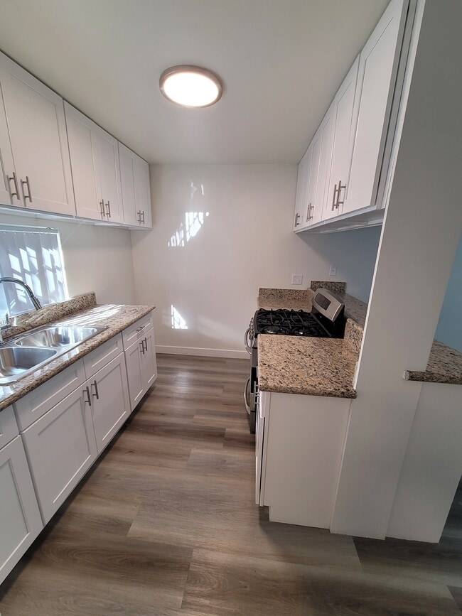 Photo - 854 Glenway Dr