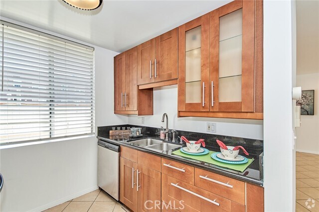 Building Photo - 856 N Van Ness Ave Unit 3 Rental