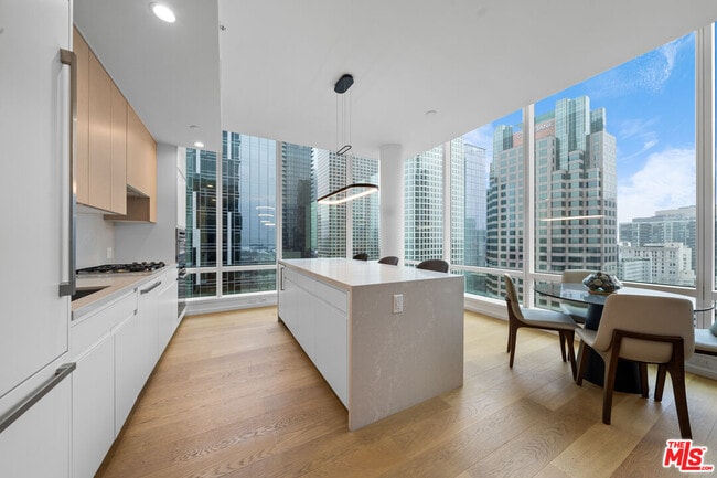 Photo - 877 Francisco St Unit 1906