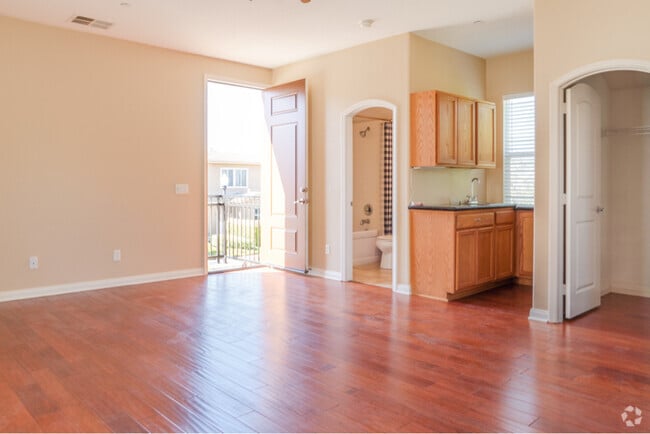 Building Photo - 329 Kiawah River Dr Rental