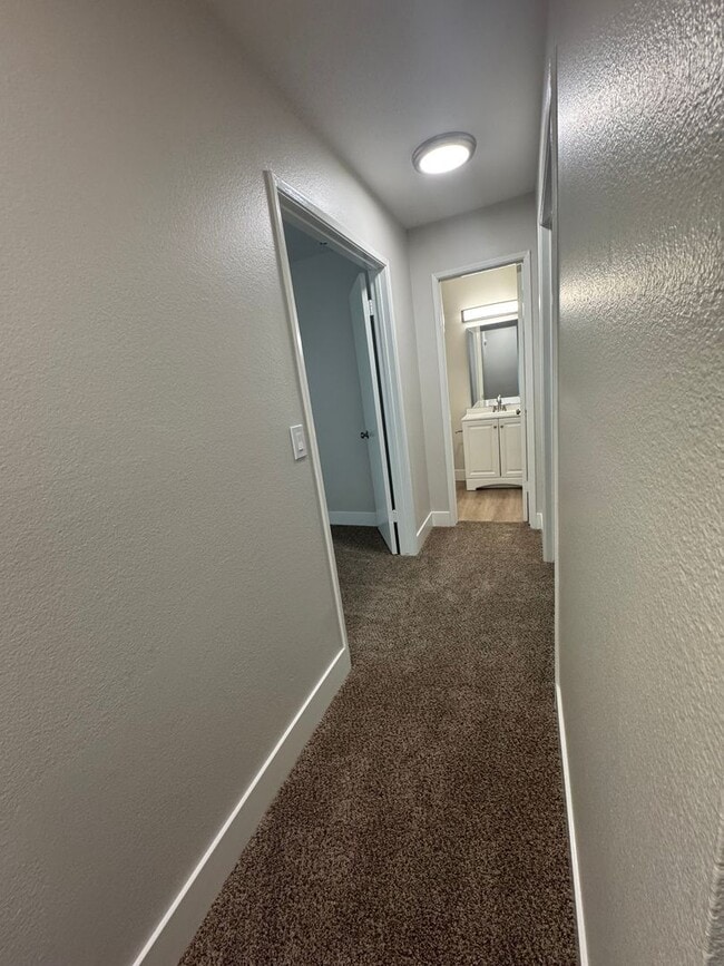Photo - 1400 Estate Dr Unit 02