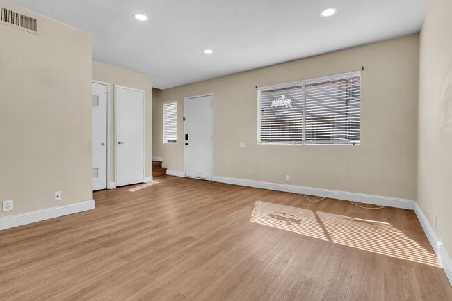 Photo - 349 N Eucalyptus Ave