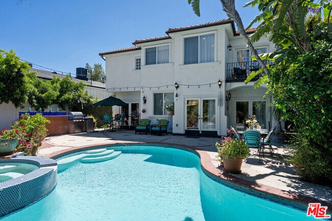 Photo - 4544 Tobias Ave