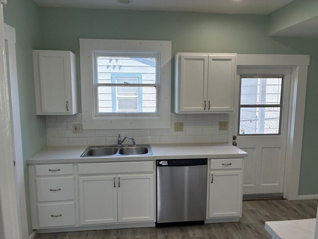 Photo - PALM AVENUE 4874-4876 Unit 4874