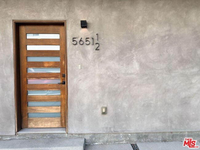 Photo - 5651 Willowcrest Ave