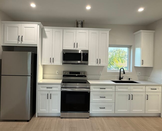 Photo - 1322 Oleander Ave Unit 1320