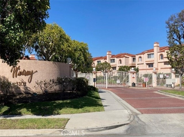 Photo - 3101 Plaza del Amo Townhome