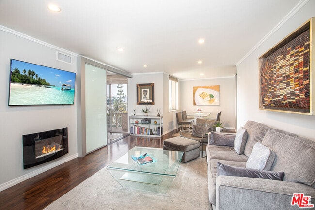 Building Photo - 100 S Doheny Dr Unit 516 Rental