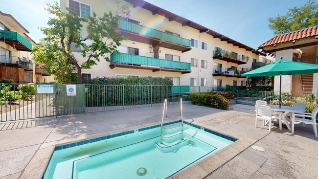 Photo - 5460 White Oak Ave Unit C109