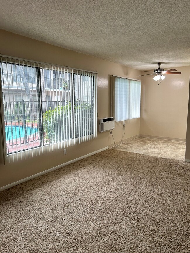 Photo - 260 N Oak Ave Unit 3