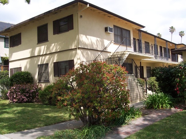 apartment building (7 units) - 160 N Sierra Bonita Ave Apartments Unit # 5