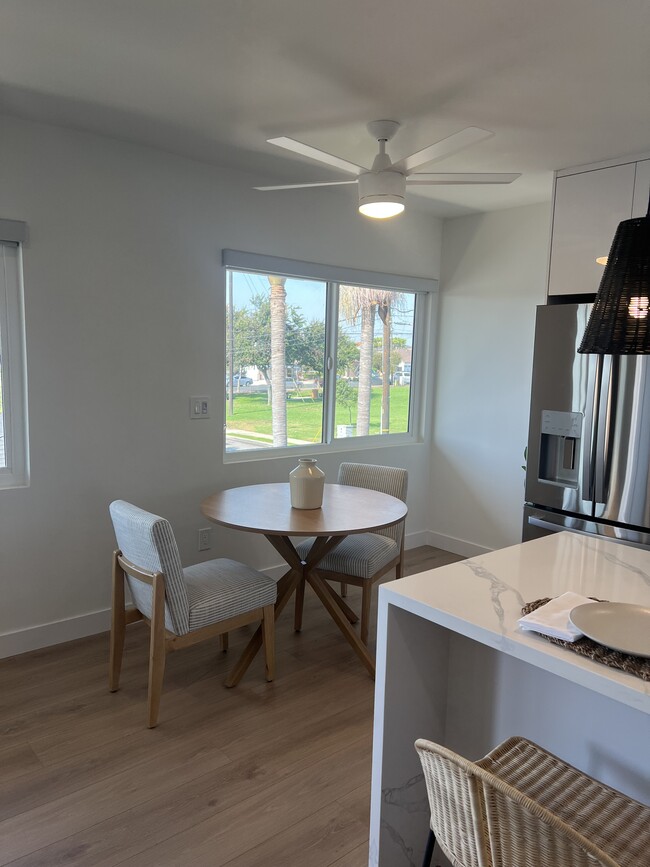 Photo - Pacific Apartment Homes @ 1620 E Maple