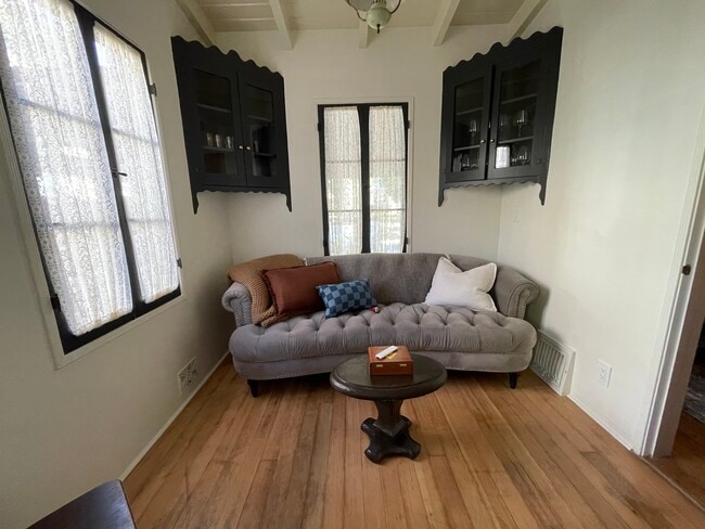 Photo - 1363 Spazier Ave